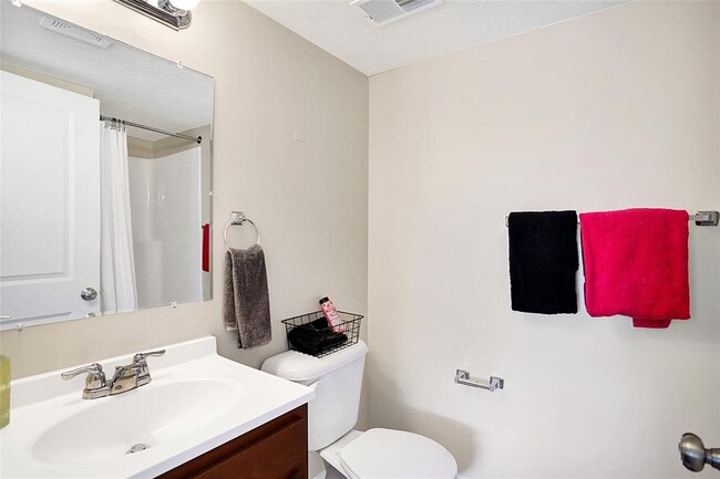 Building Photo - 3771 Cornell Dr