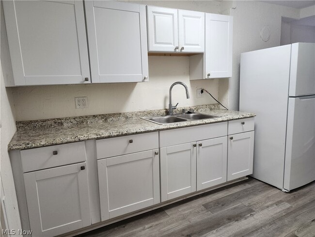 Building Photo - 2060 Rossmoor Rd