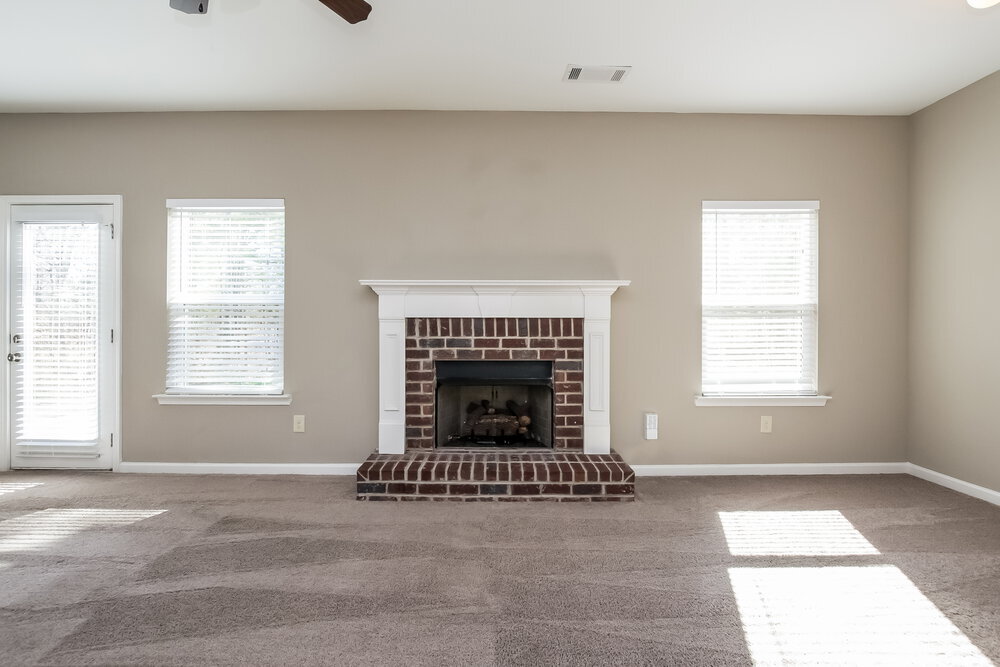 Building Photo - 302 Crescent Woode Dr