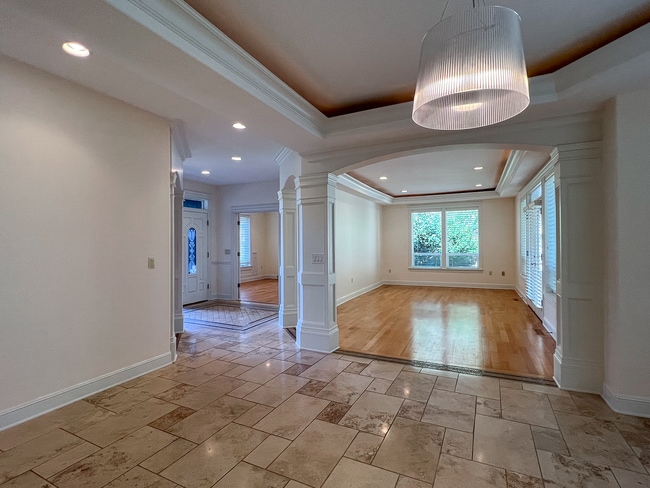 Building Photo - Bright & Beautiful Forest Heights Home with Gourmet Kitchen, Bonus Space & Private Cul-de-Sac Set...