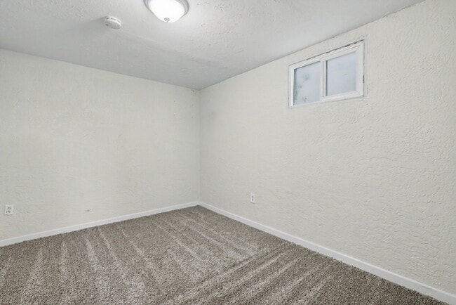 Building Photo - 1731 Auburn Dr