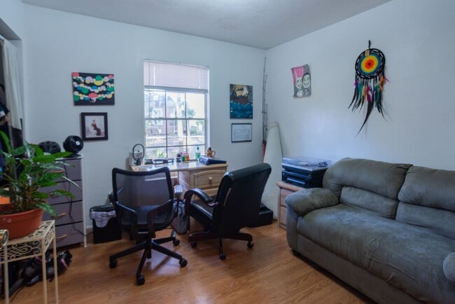 Building Photo - Beautiful House Near Downtown!!!