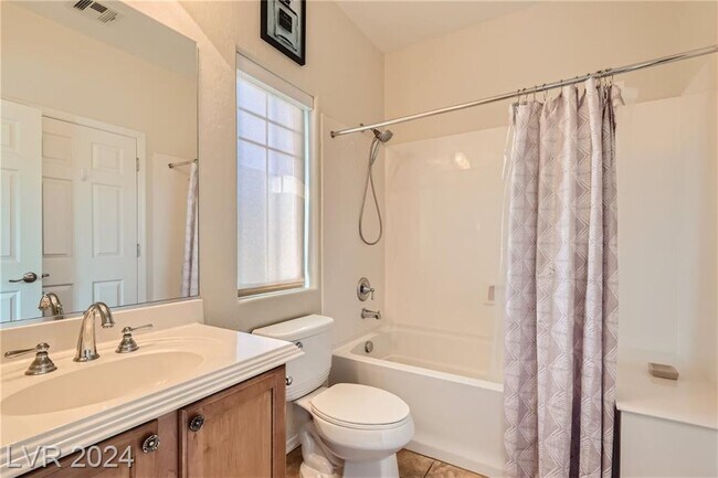 Building Photo - 348 Hanbury Manor Ln