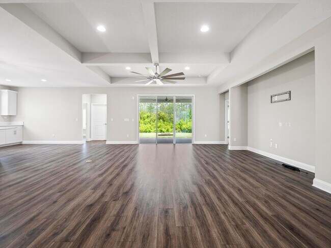 Building Photo - 4 bedroom, 3 bath home in Grand Landings G...