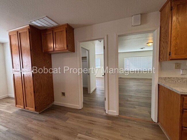 Building Photo - 509 Westview Ave