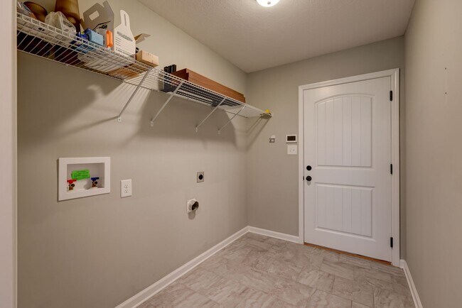 Building Photo - 1008 Meadowview Ln