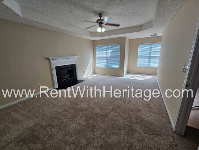 Building Photo - WOW!!! GORGEOUS HOME IN POPULAR CREEKSIDE SUBDIVSION / SWIM / TENNIS / UPGRADES GALLORE