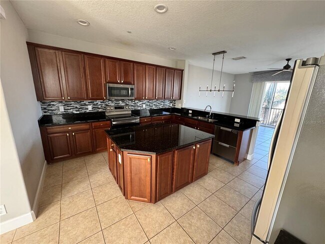 Building Photo - 1143 Venetian Harbor Dr NE
