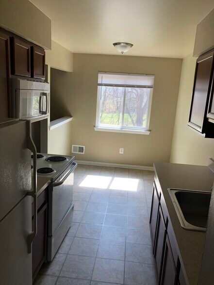 Building Photo - 17835 Telegraph Rd