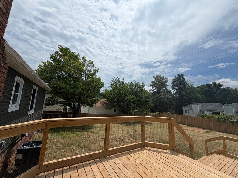 Building Photo - 5701 Wildberry Dr