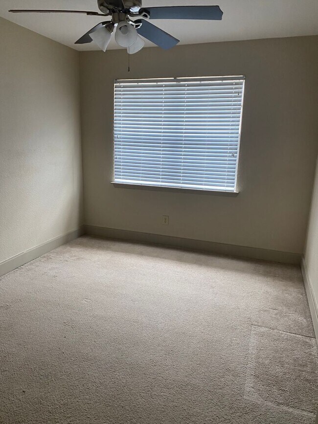 Building Photo - 3-Bedroom, 2.5 bath with 2 car garage in Frisco