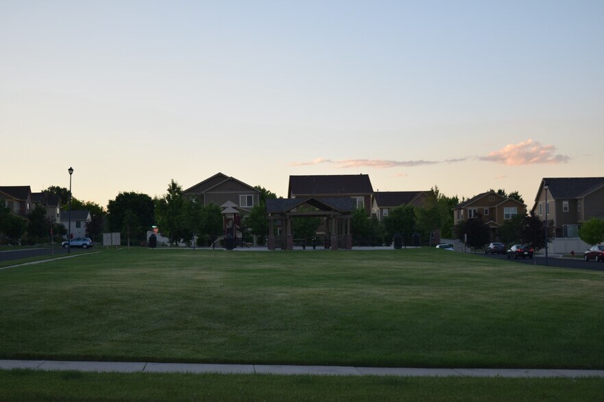 Building Photo - 5580 W 72nd Ave