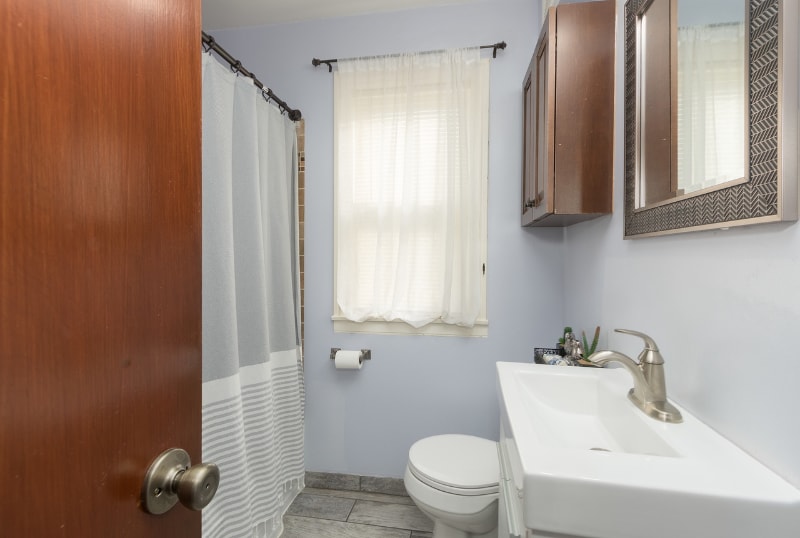 Building Photo - 3233 S 60th Ct