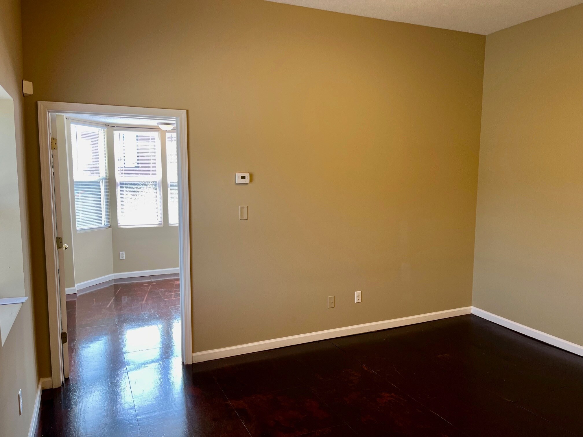 Building Photo - 105 W Market St