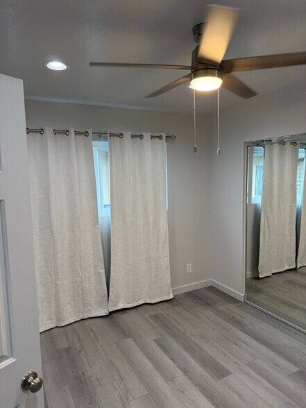 Building Photo - 3337 S Durango Ave