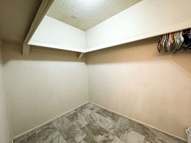 Building Photo - "Charming 3-Bed Oasis with 2 Baths and 170...