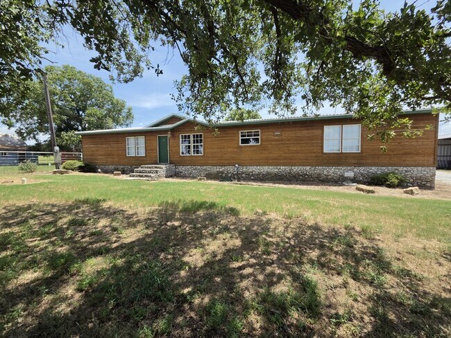 Building Photo - 3-2 Mobile Home