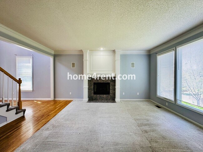 Building Photo - 8102 W 144th Pl
