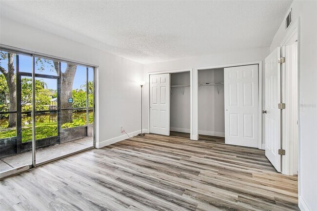 Building Photo - 9125 Tudor Dr