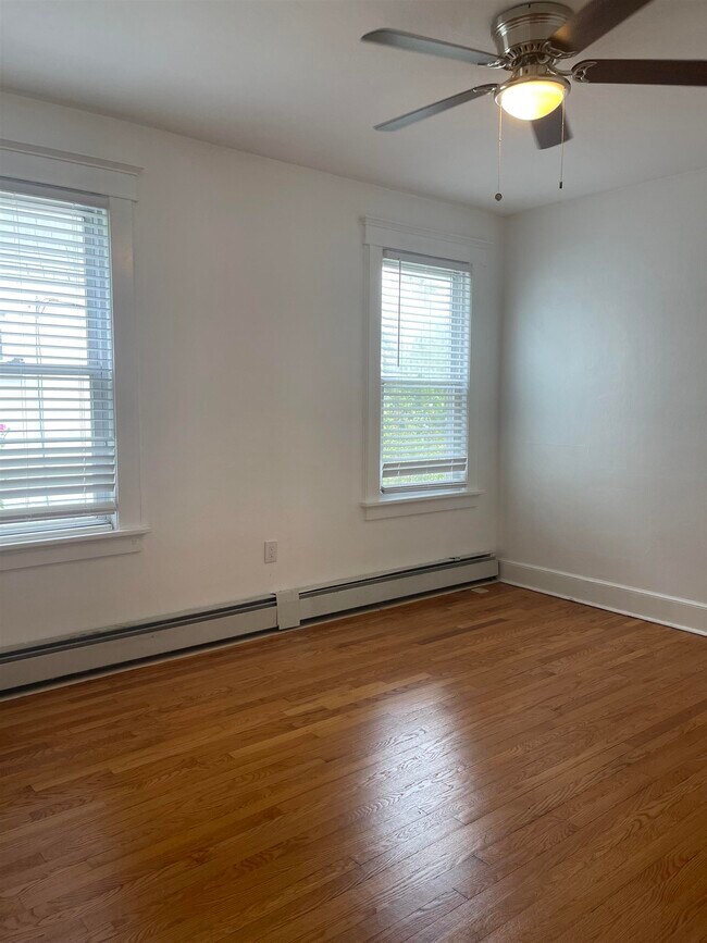 Building Photo - 134 Highland Ave