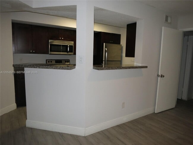 Building Photo - 10440 SW 156th Ct