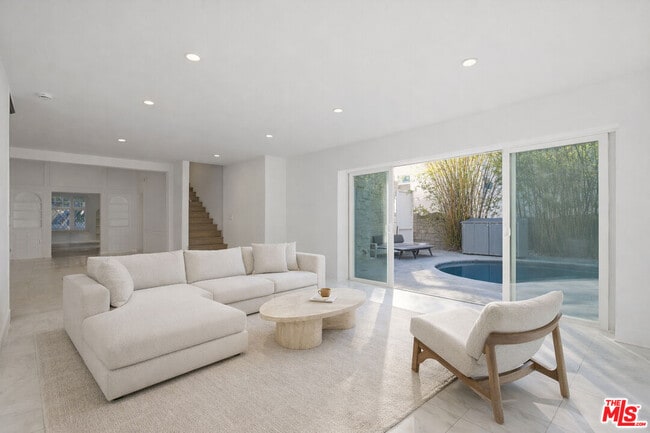 Building Photo - 2633 N Commonwealth Ave