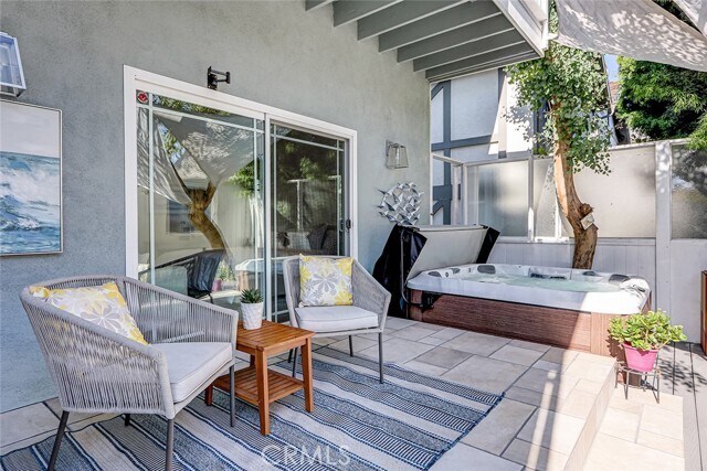 Building Photo - 718 S Broadway