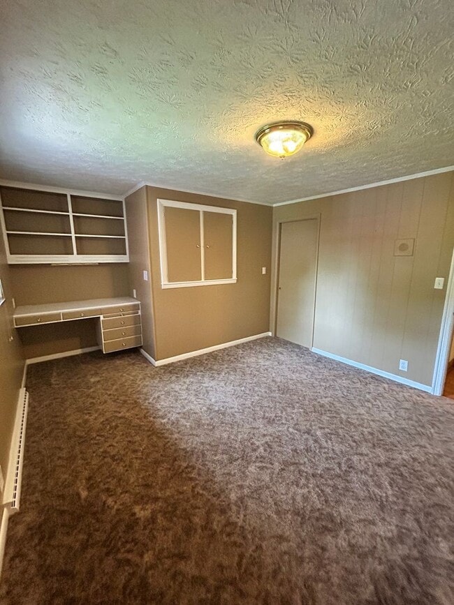 Building Photo - Three Bedroom, Single-Family Home
