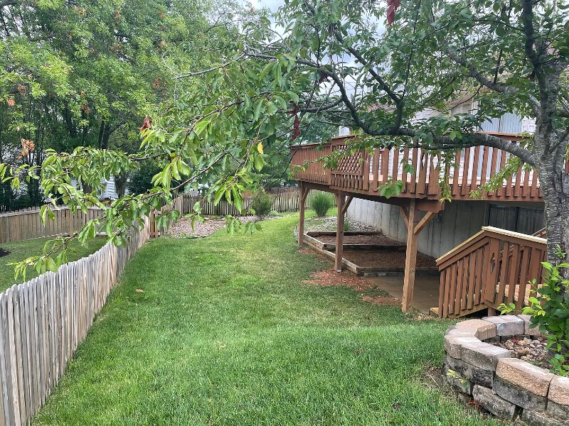 Building Photo - 914 Shandra Dr