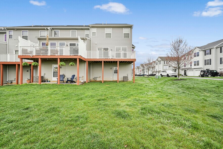 Building Photo - 901 Heather Way