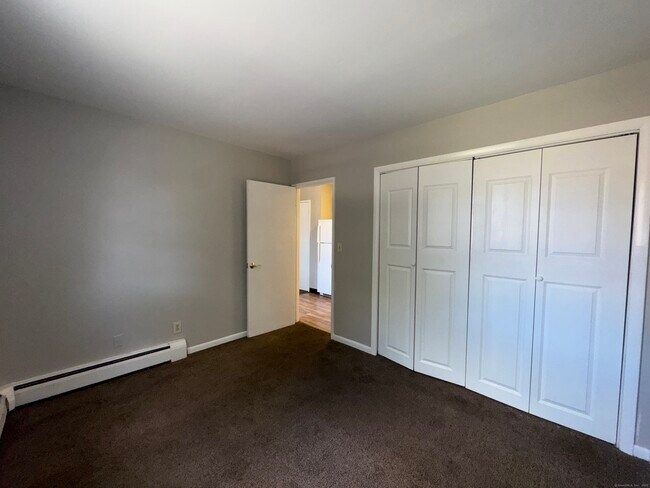 Building Photo - 145 Cowles St
