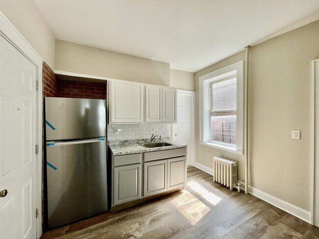 Primary Photo - 211 64th St