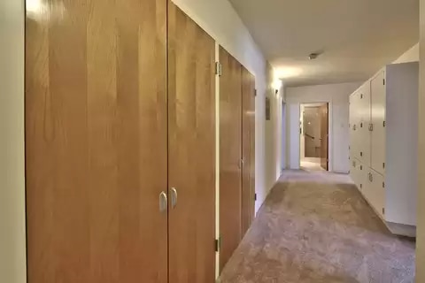 Building Photo - 713 Montclaire Dr NE