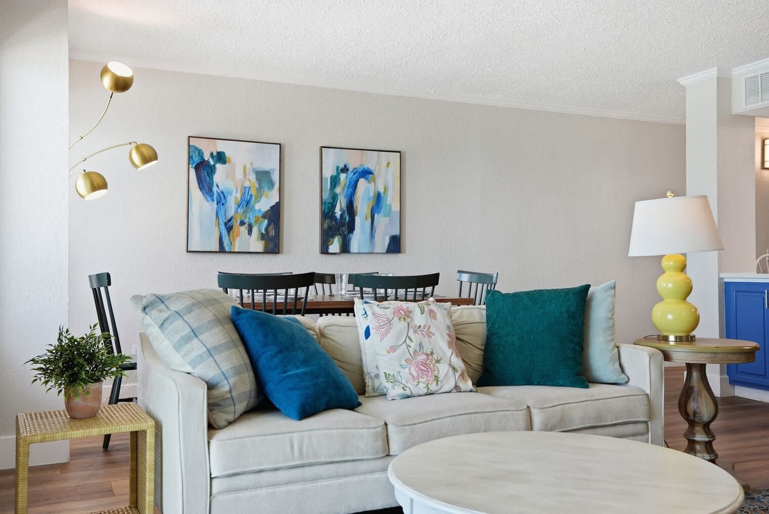 Building Photo - 8743 Thomas Dr