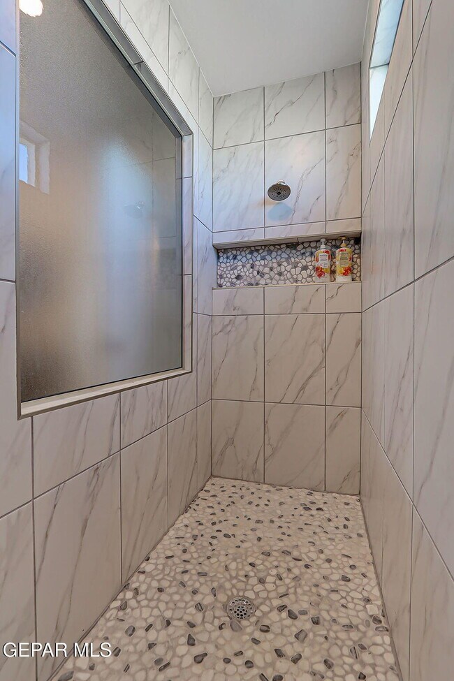 Building Photo - 143 Sarah Trl