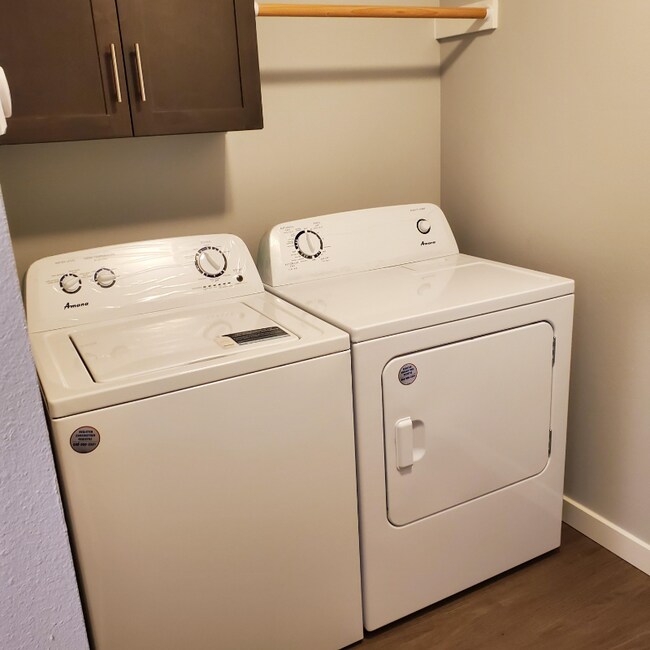 Building Photo - 9229 Kenwood Dr SW