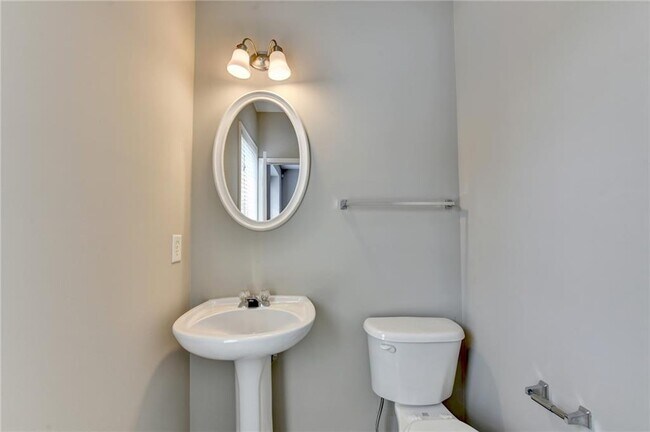 Building Photo - 4021 Edgecomb Dr