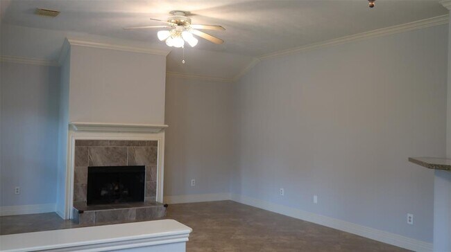 Building Photo - 1714 Oak Ridge Dr