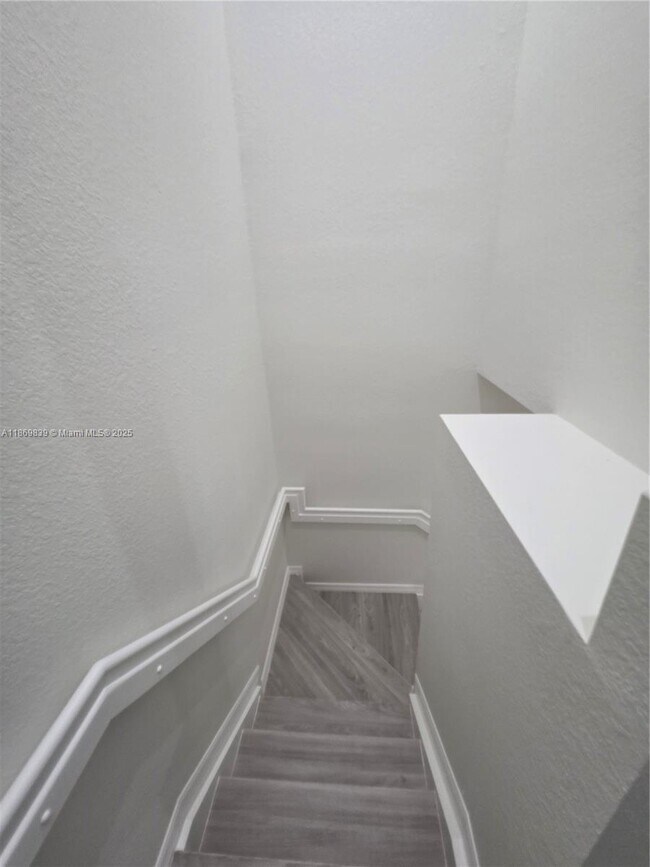 Building Photo - 10885 NW 89th Terrace