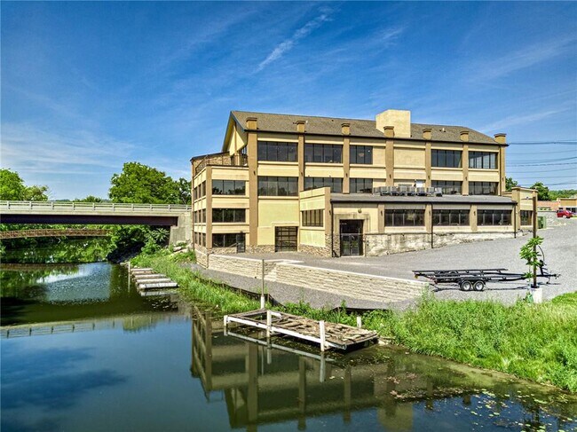 Building Photo - 111 Liberty St