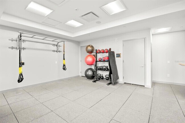 Building Photo - 400 Central Ave