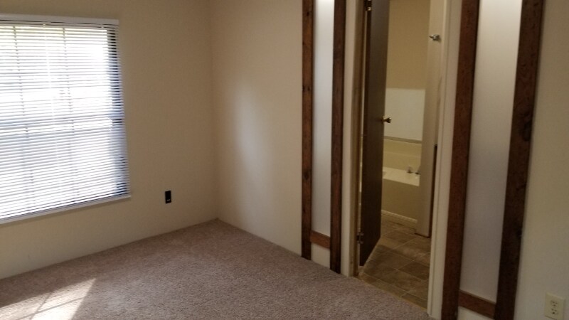 Building Photo - 109 Birdie Dr