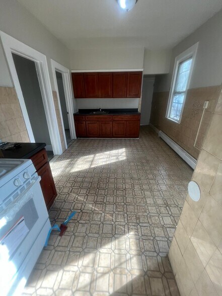 194 South 12th St 2 - 192 S 12th St