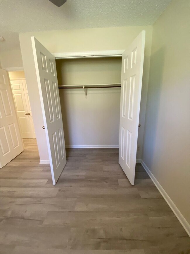 Building Photo - North AVL - Totally renovated 2 bedroom, 1...