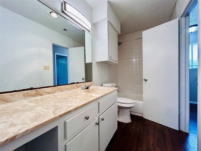 Building Photo - 1507 No Mor Cove