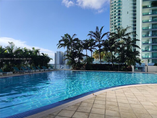 Building Photo - 888 Biscayne Blvd