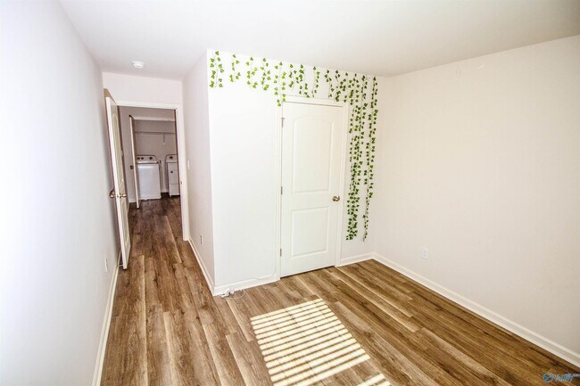 Building Photo - 167 Maple Spg Trl