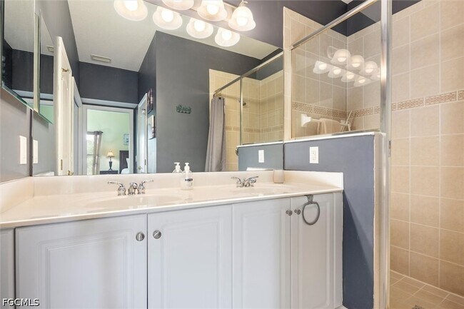 Building Photo - 3210 Cottonwood Bend