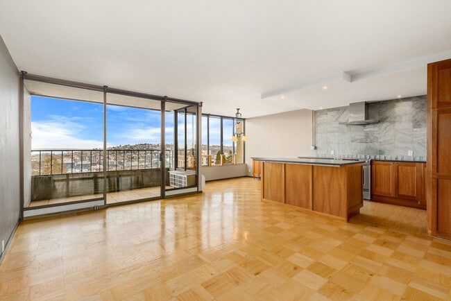 Building Photo - 601 Belmont Ave E