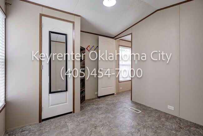 Building Photo - Spacious 2BD/1BTH Home In OakRidge Village In Spencer